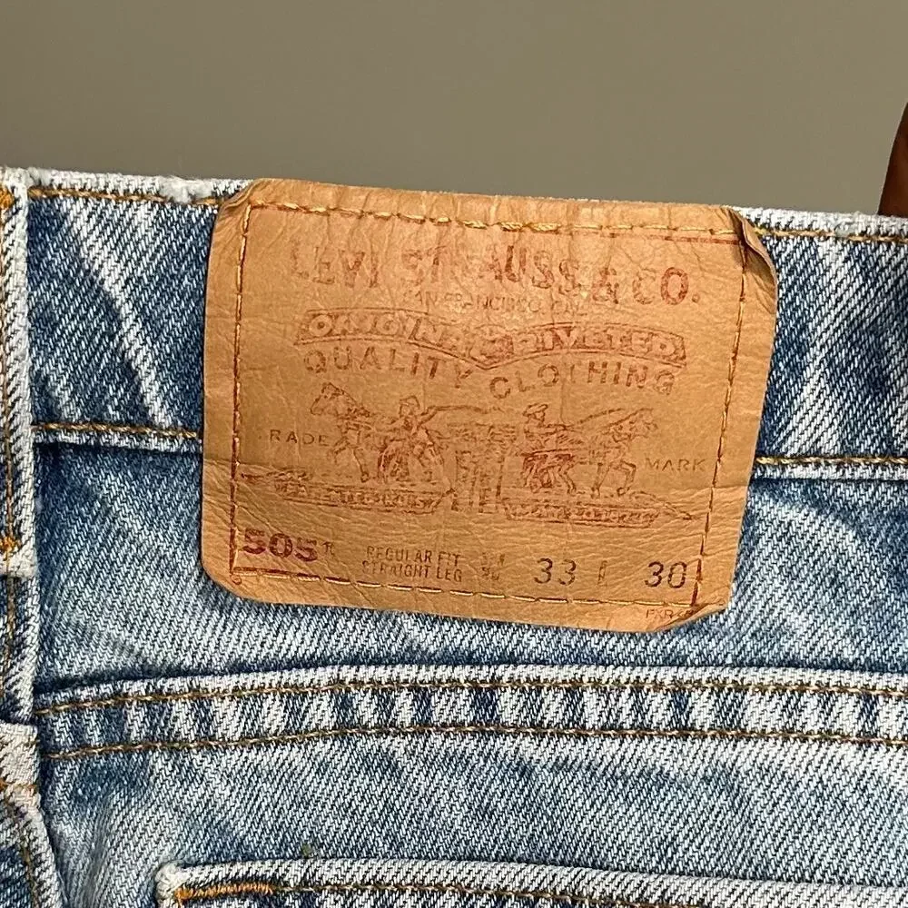Vintage 90s Levis 505 Jeans 33x30 Straight Fit Light Wash Denim Made in USA